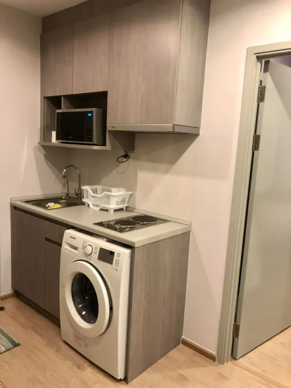 For sale Ideo wutthakat ห้องมุม วิวสระว่ายน้ำ ติอวอลเปเปอร์อย่างดี แถมราคาสุดคุ้ม รีบมาจองด่วนๆ