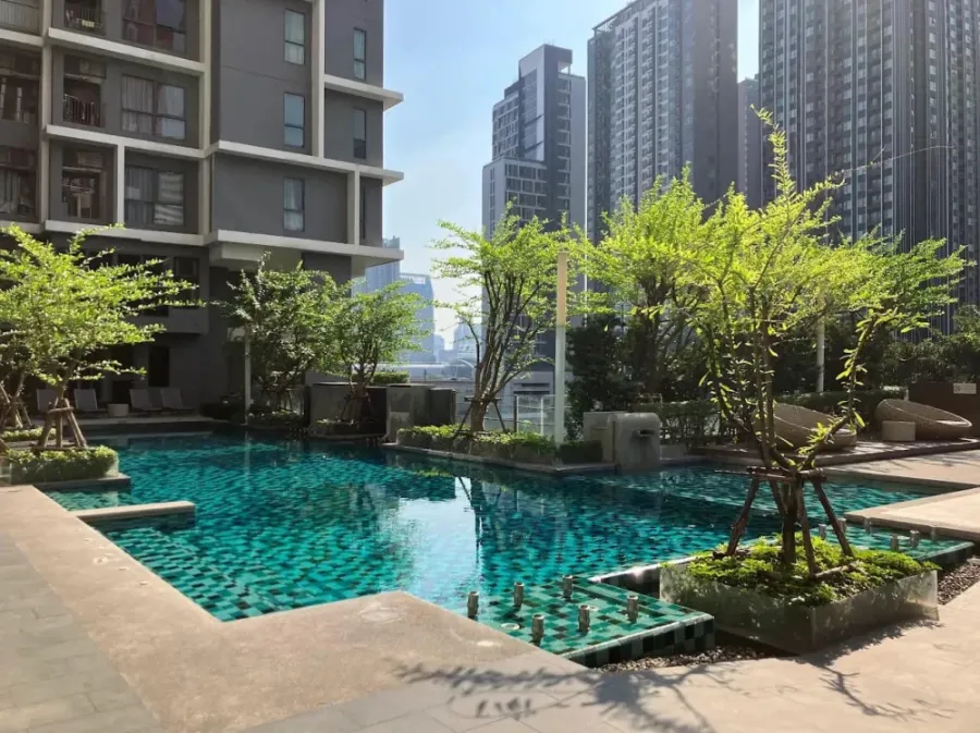 For sale: Ideo mobi rama 9, very good location, bright, clean, comfortable room, beautiful natural light, interested, book now.