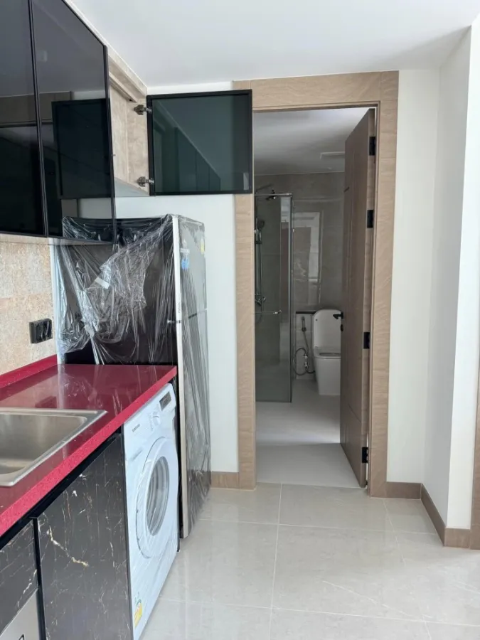 Condo for sale, The Riviera Ocean Drive (Jomtien), sea view with Jacuzzi on the balcony, reserve quickly.