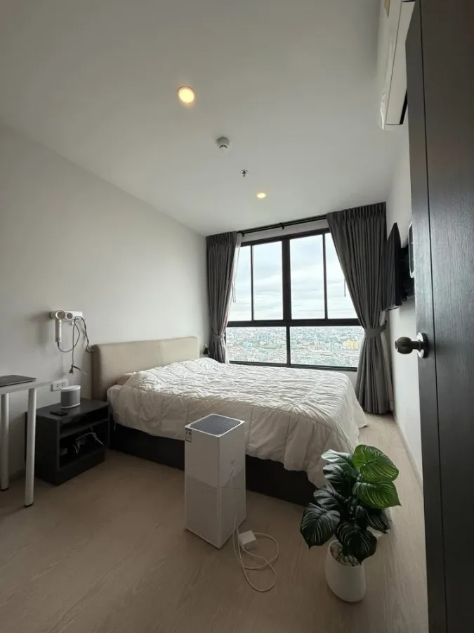 ให้เช่า Elio Del Nest ห้องอยู่ชั้นสูงมาก วิวสระ 2 สระ ห้องน้ำอยู่ในห้องนอน เพราะเป็นห้องมุม แถมครัวปิด ห้ามพลาด