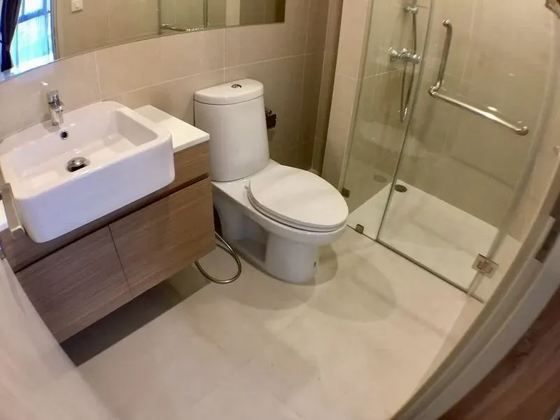 For sale: Noble Revolve Ratchada, high floor, 29th floor, city view, very nice, open view, not blocked, headboard with wallpaper, hurry up and grab it
