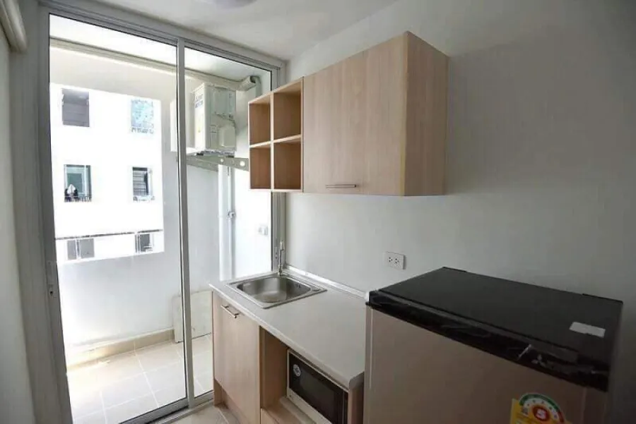 For rent, Plum Condo Phahon Yothin 89, large room, lots of usable space. Separate kitchen area Fit like this. Book now.