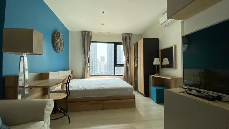 Condo for rent Life Asoke, studio room, 20th floor, fully furnished, electrical appliances ready Hurry up to reserve.