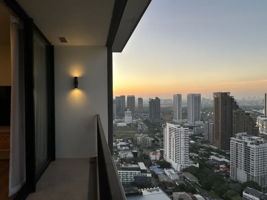 For rent: The Issara Ladprao, 43rd floor, unobstructed north view. Fully furnished with appliances, ready to move in.