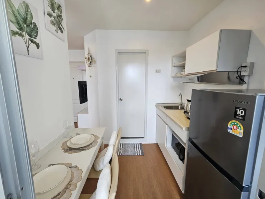 For sale: Lumpini Condo Town Pattaya North Sukhumvit, 15th floor, city view, next to Sukhumvit Road. Beautiful room, fully furnished with appliances.