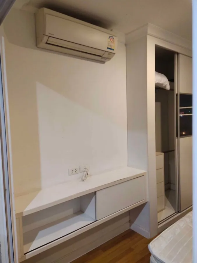 ให้เช่า LUMPINI PLACE (RAMA 9 – RATCHADA) ห้องน่าอยู่ เฟอร์ครบ หิ้วกระเป๋าพร้อมเข้าอยู่ได้เลย
