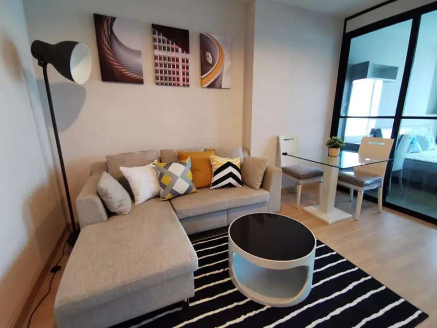 For rent Life @ Ladprao 18, beautiful room. The interior is very wide, fully furnished. Book now, don't miss it.