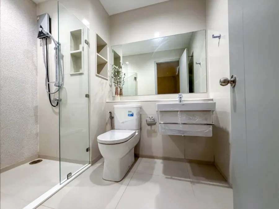 Condo for rent at Life Sukhumvit 62. Ready to move in, fully furnished. Book today! Don't miss out!