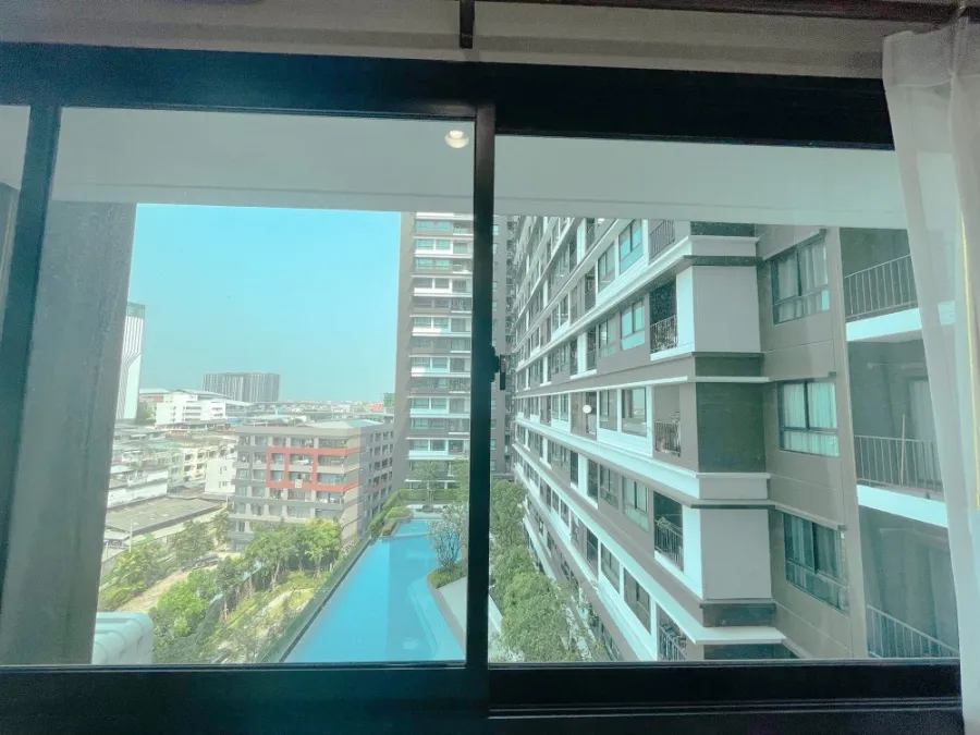 Condo for sale: The Parkland Phetkasem – Tha Phra, 2 bedrooms, 1 bathroom, swimming pool view. You must hurry and reserve it.