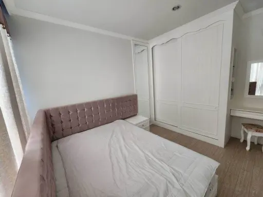 Chewathai Ramkhamhaeng for sale, spacious room, comfortable, beautiful bed, big, soft, very comfortable to sleep on, 28th floor, canal view, if you mi images