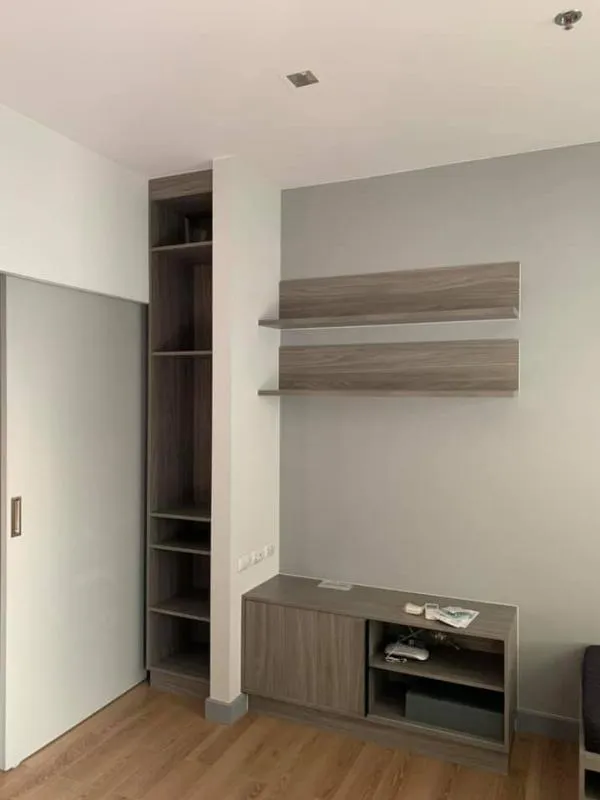 For rent Chapter One Midtown Ladprao24 has everything in it, near the train station, near the shopping center. Urgent today!!