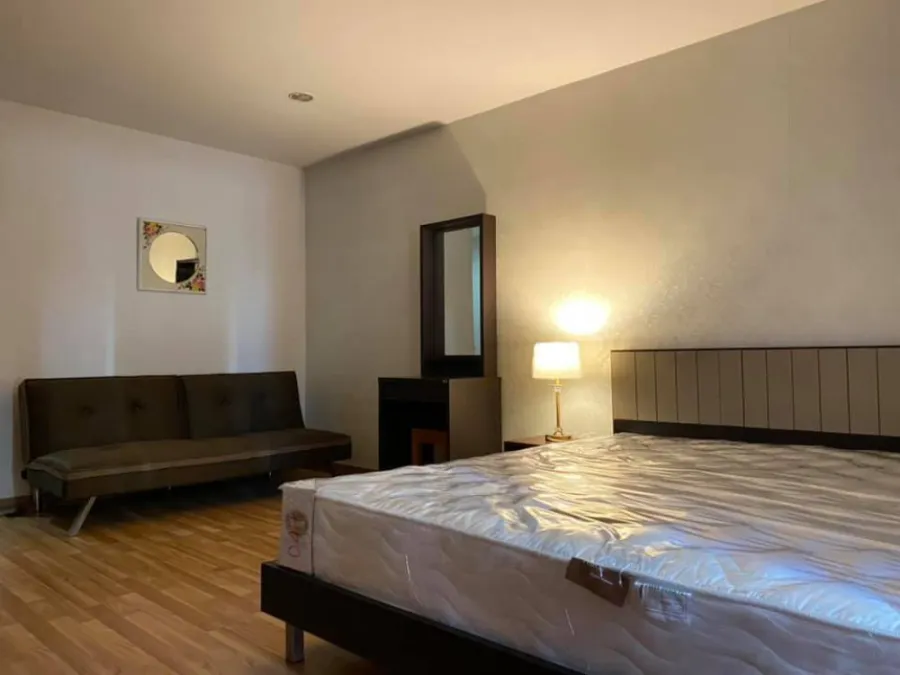 Condo for rent, Regent Home 20, Prachachuen 16, 2nd floor, Building A, garden view, good location, ready to move in, reasonable price, don't wait.