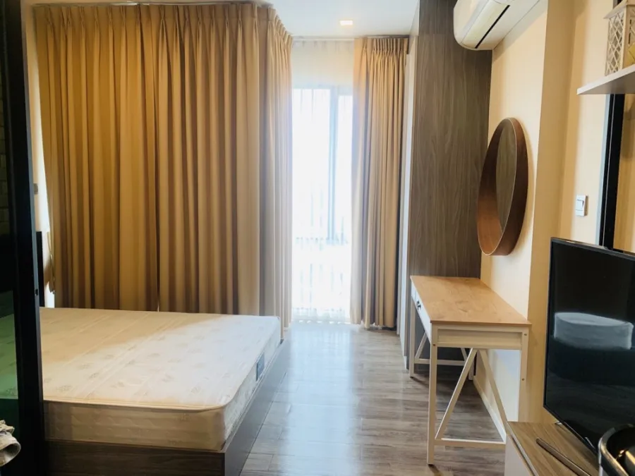 ขาย/เช่า บราวน์ คอนโด รัชดา 32 ชั้น 4 ราคากันเอง พร้อมอยู่ เดินทางสะดวก อย่ารอช้า รีบจองก่อนหลุด!