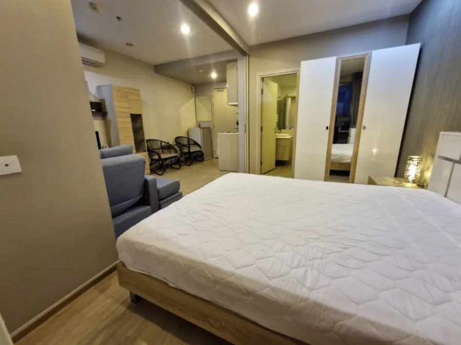 For sale/rent!! Condo Ideo Q Chula-Samyan Live luxuriously and higher than others with the highest floor with a great view. Urgent!!