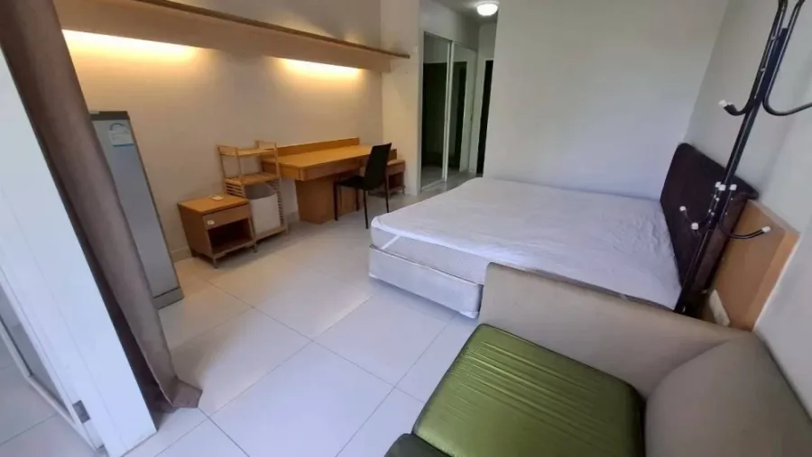 For rent: I House Rama9–Eakamai, studio room, fully furnished with appliances. Just bring your bags and move in!
