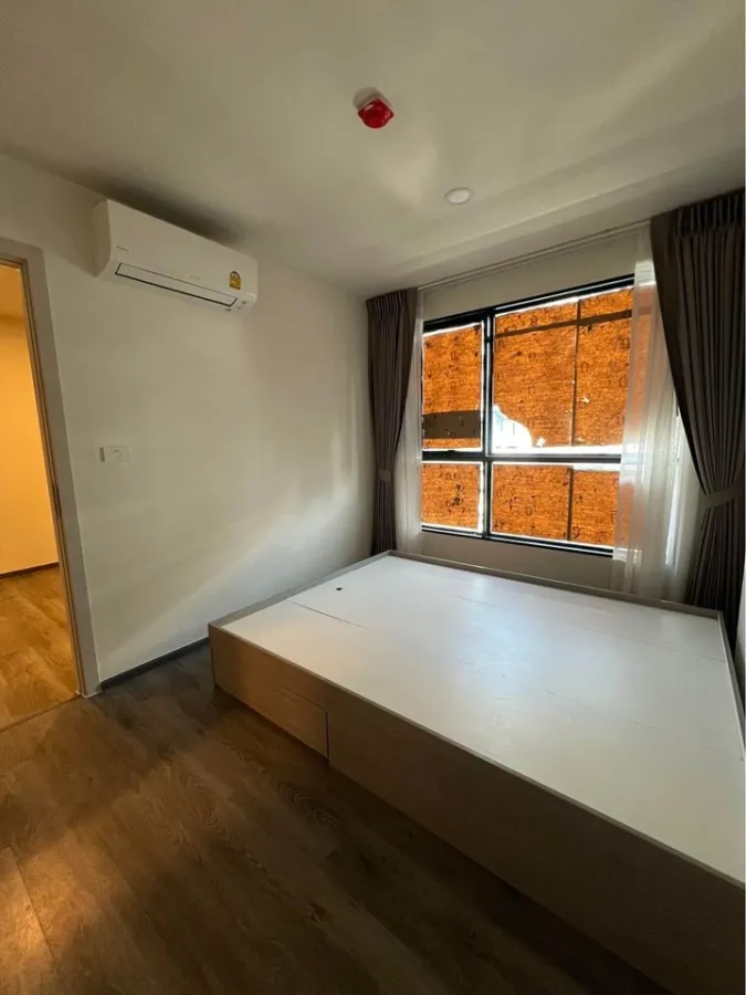 For sale: The Origin On Nut, empty room, airy, swimming pool view, great atmosphere. Don't just look, hurry up and book now!