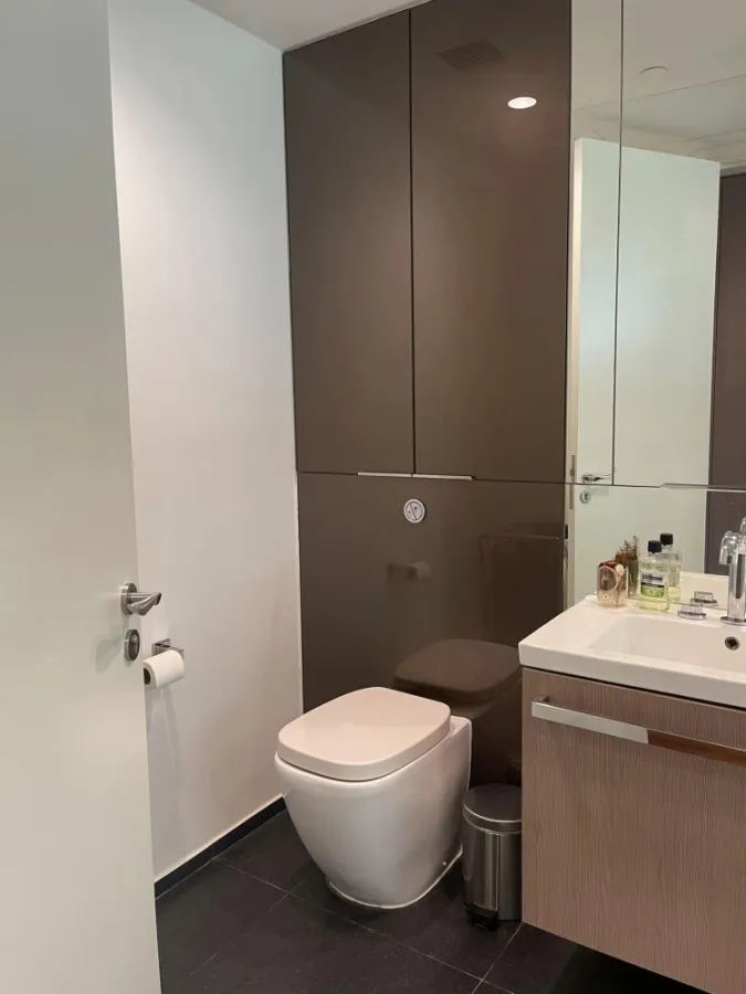 For rent, 185 Ratchadamri, the most popular furniture, full of huge wardrobes. The room is ready Hurry up to reserve now.