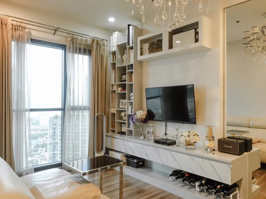 For rent: Wyne Sukhumvit, high floor, high floor, room decorated simply and elegantly, looks expensive, beautiful built-ins, can't make a reservation