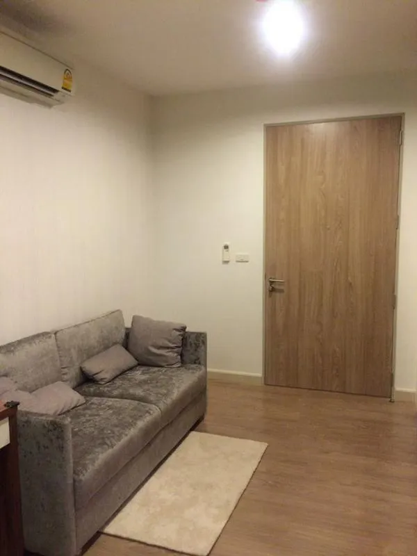 For rent The Capital Ratchaprarop-Vibha. New interior, 1 bedroom, fully furnished, 2 layers of curtains, soft sofa, satisfied. Book now. Hurry up.