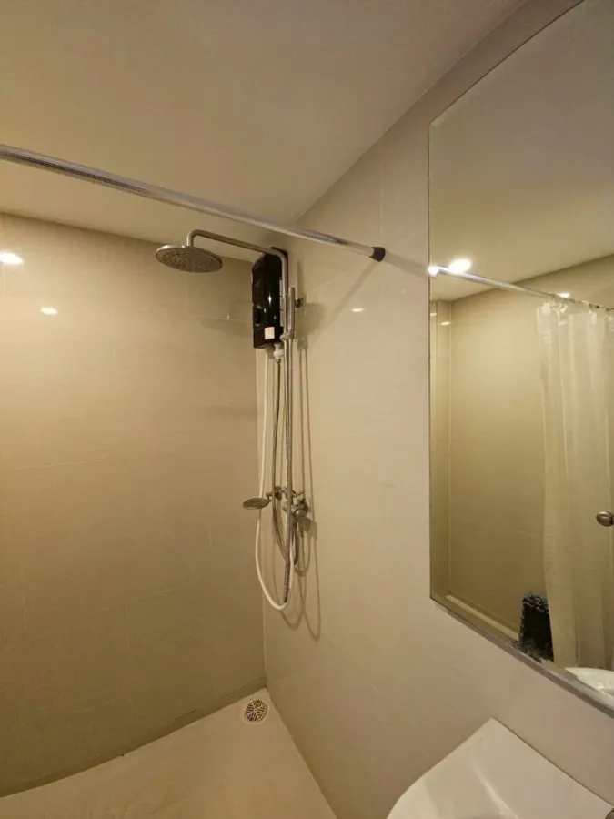 Blossom condo @fashion for rent, Duplex unit, 14th floor, motorway view, fully furnished. Book now!