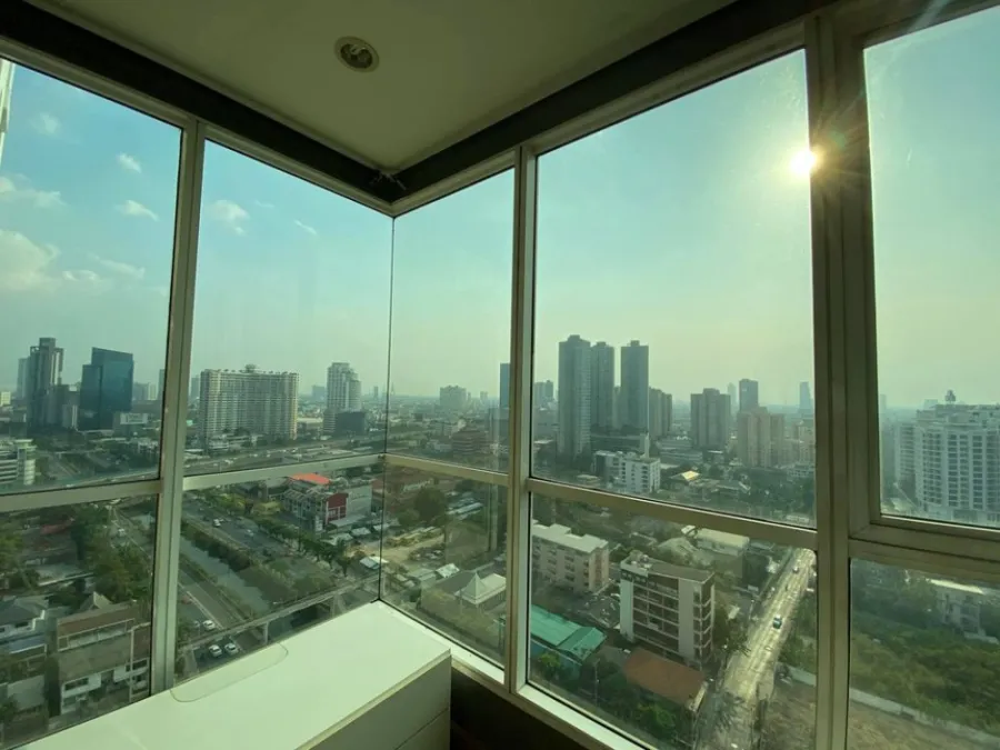 ขาย/ให้เช่าคอนโด เดอะ คอมพลีท นราธิวาส ห้องใหม่ ตกแต่งสวย เฟอร์นิเจอร์ครบครัน อย่าช้าจองเลย!!