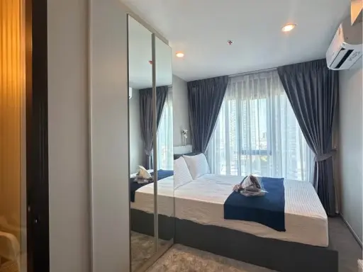 ให้เช่าคอนโด Regent Home Wutthakat ห้องตกแต่งเฟอร์นิเจอร์ Built-in ชั้นางพร้อมเครื่องใช้ไฟฟ้าครบ มาจองเลย