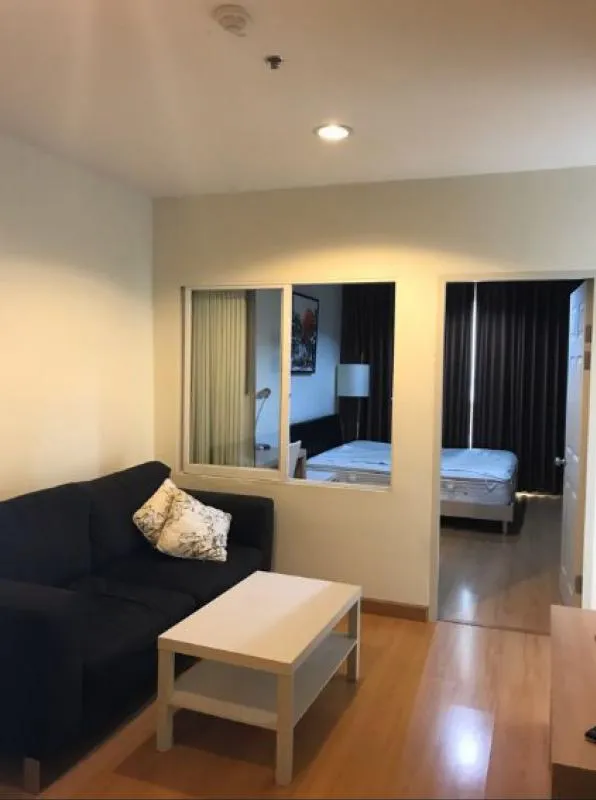 Urgent. Hurry up. Opportunities like this don't come often. Beautifully decorated room. Fully furnished. Very nice. Life @ ratchada-suthisan