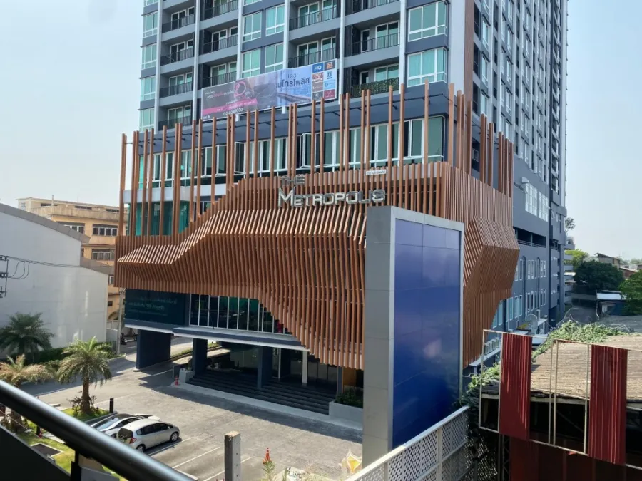 ให้เช่า คอนโด เดอะ เมโทรโพลิส ชั้นสูง วิวสวย ห้องใหม่ พร้อมอยู่ ใกล้รถไฟฟ้า ห้ามพลาด!