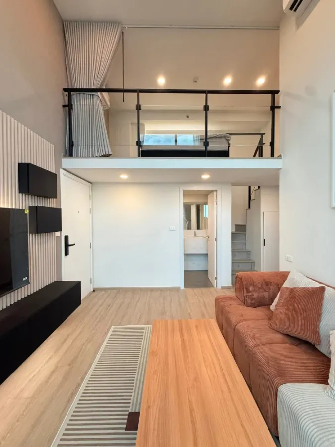 For sale or rent: Origin Plug & Play Nonthaburi Station unit. High ceilings, spacious and airy, fully furnished and equipped with appliances. Book now