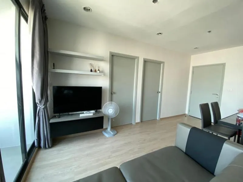 For Rent ideo sathorn-tha phra, large room, 2 bedrooms, 28th floor, very beautiful city view. Fully furnished