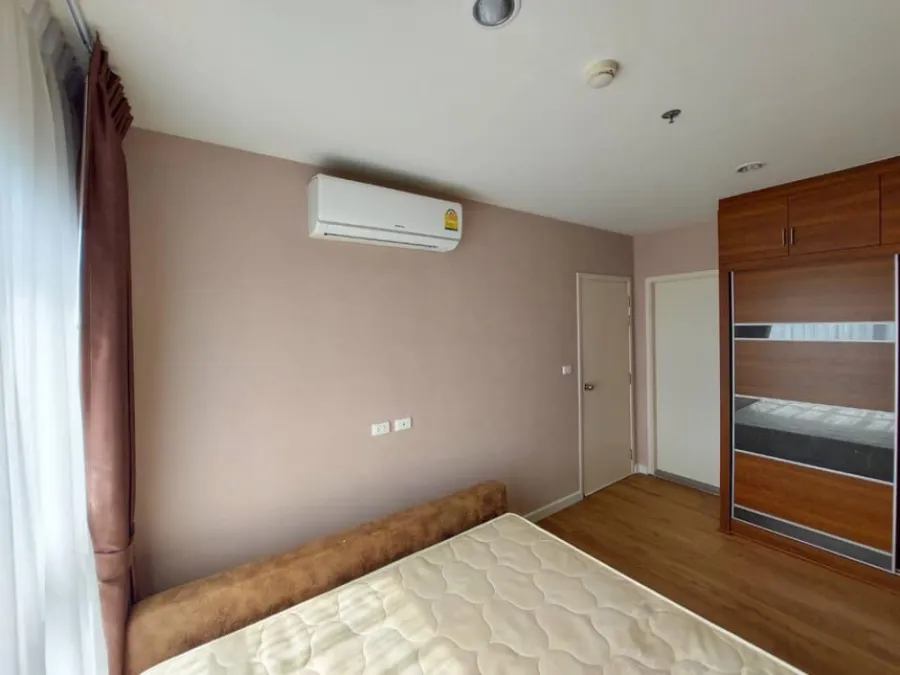 Sell ​​Aspire Sathorn-Taksin (Timber Zone) . 17th floor corner room with furniture and electrical appliances