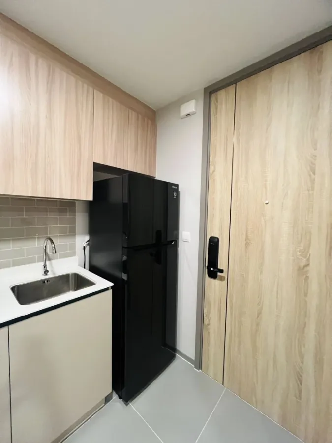 XT Phayathai condo for rent, high floor, fully furnished with high-quality built-in features, spacious and comfortable. Book now!