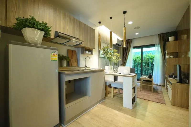 Condo sales down, The Excel Hideaway, Sukhumvit 50, size 30 sq.m., high floor, beautiful view first come first served.