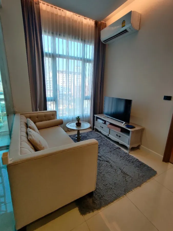 For rent!! Condo Mayfair Place Sukhumvit 50, 7th floor, beautiful room, good view, affordable price. Hurry and reserve now!!
