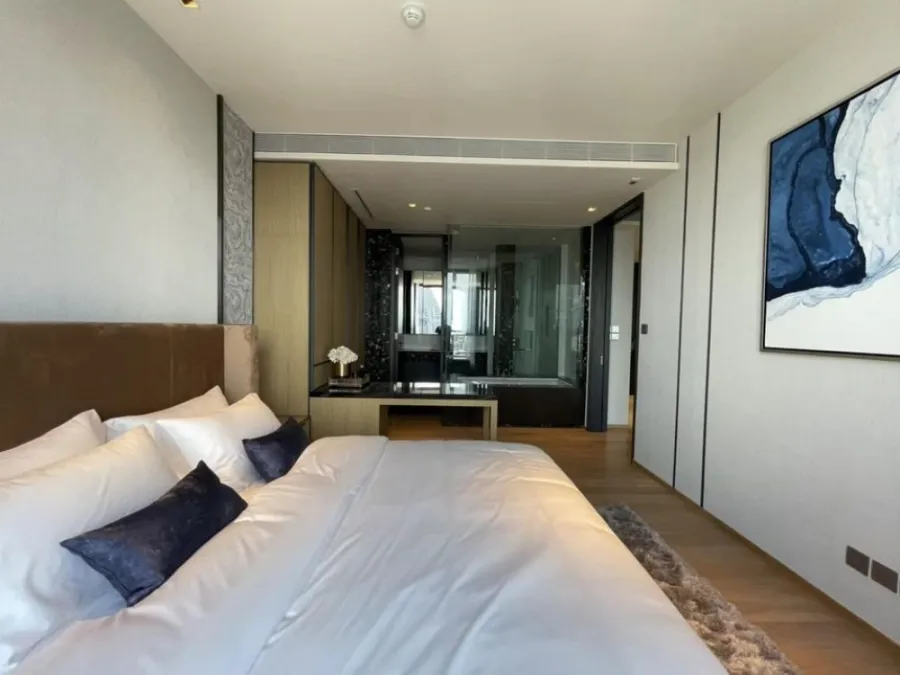 Beatniq Sukhumvit 32 for rent or sale, Lots of usable space, high floor, great view, book now.