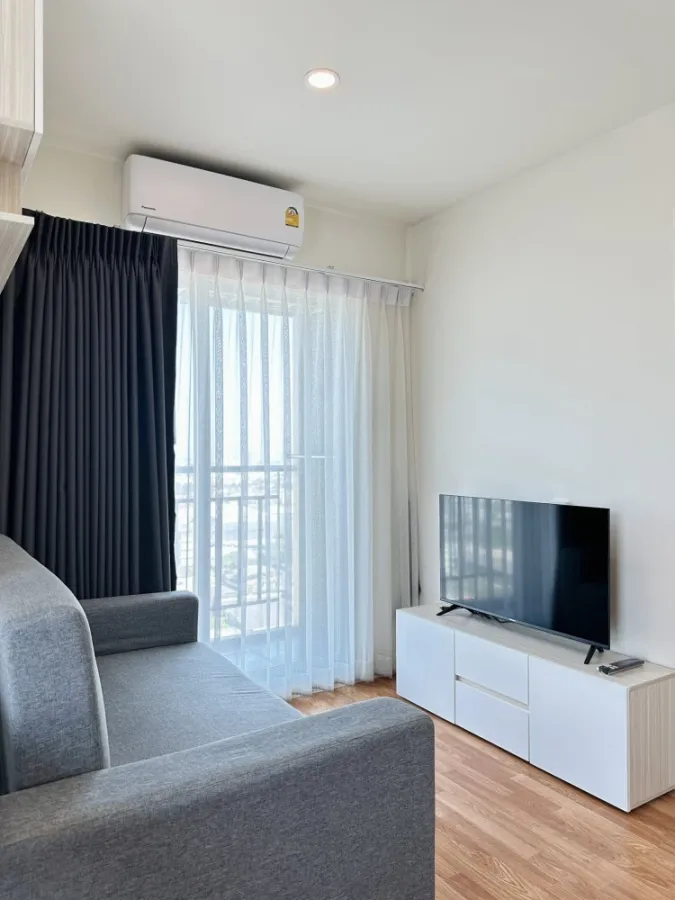 For rent: Lumpini Ville Suksawat - Rama 2, high floor unit, fully furnished with appliances. Just bring your belongings and move in! Affordable price.