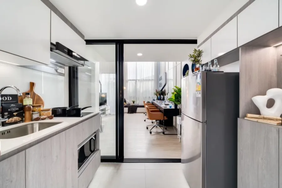 ขายดาวน์คอนโดห้องสวยเพดานสูง ห้องมุม 26 sq.m ที่ Origin Plug & Play Sirindhorn Station