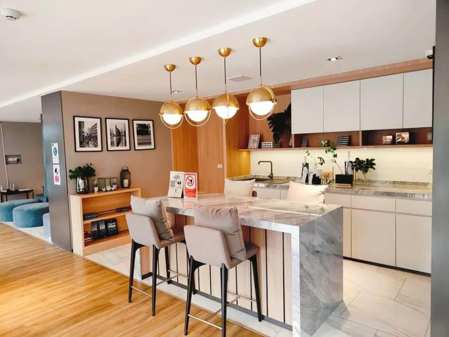Condo for sale, The Nest Sukhumvit 64, decorated in white tones. Lots of usable space The furniture is complete like this, so you have to hurry.