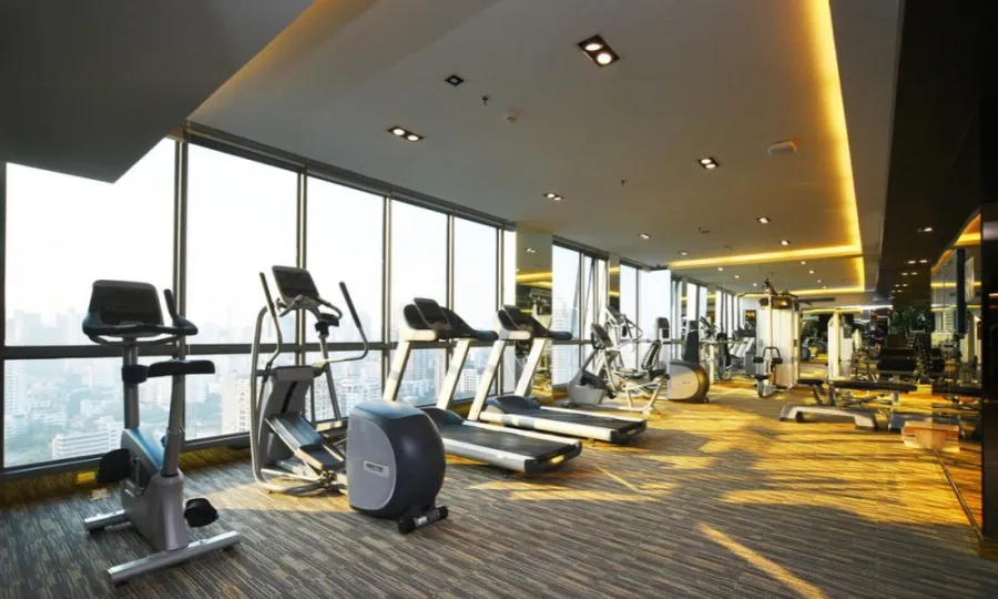 For rent H Condo Sukhumvit 43, great room number. Simply decorated, very livable, lots of usable space, book now.