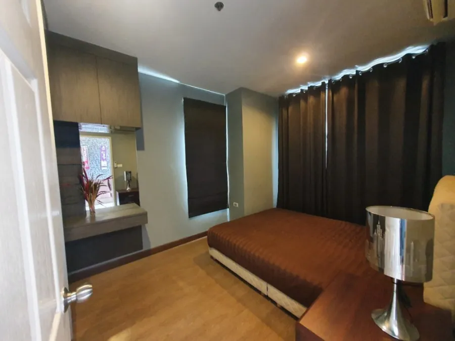 ขาย บีทีเอส เรสซิเด้นซ์ ห้องมุม 1 นอน ชั้น 18 วิวเมือง เฟอร์นิเจอร์ครบพร้อมอยู่ ถ้าไม่จองพลาดมาก