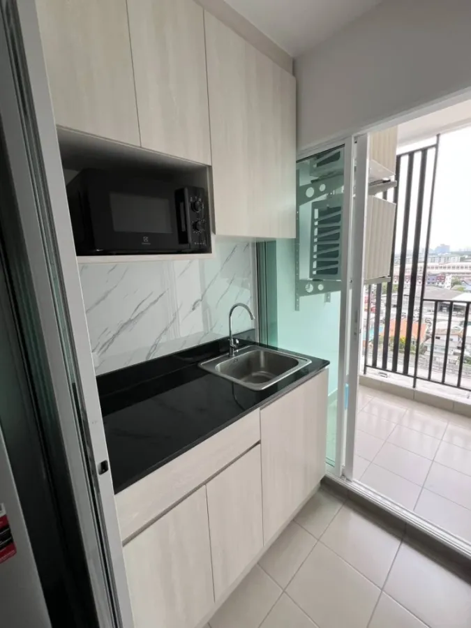 Condo for rent, Regent Home Bangna, 11th floor, Chao Phraya River view. Partitioned rooms, fully equipped kitchen. Book now!