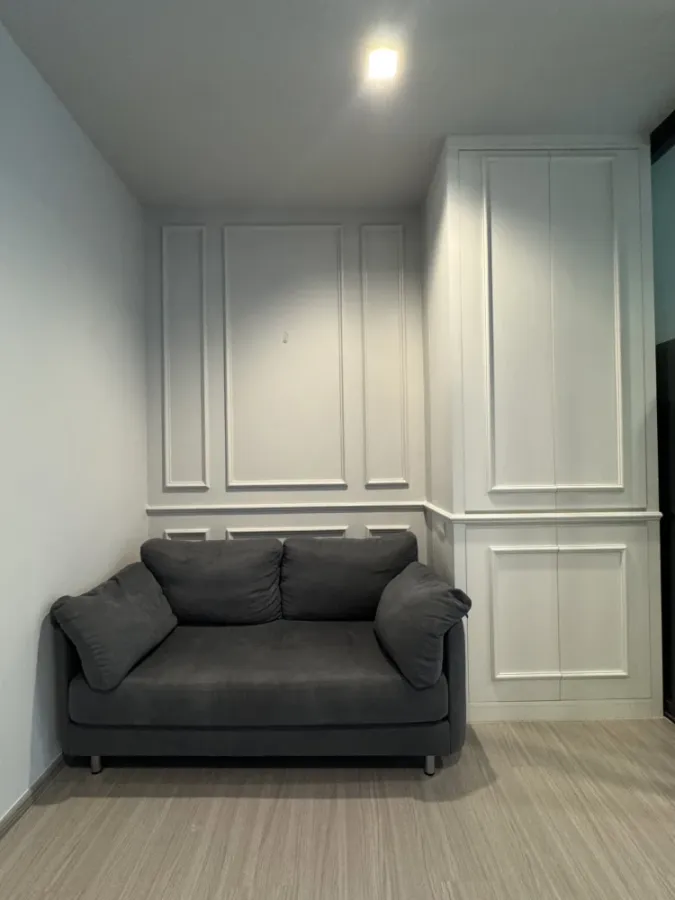 For sale or rent: Life Asoke-Rama 9. Nice, fully furnished unit with complete amenities. Don't miss out!