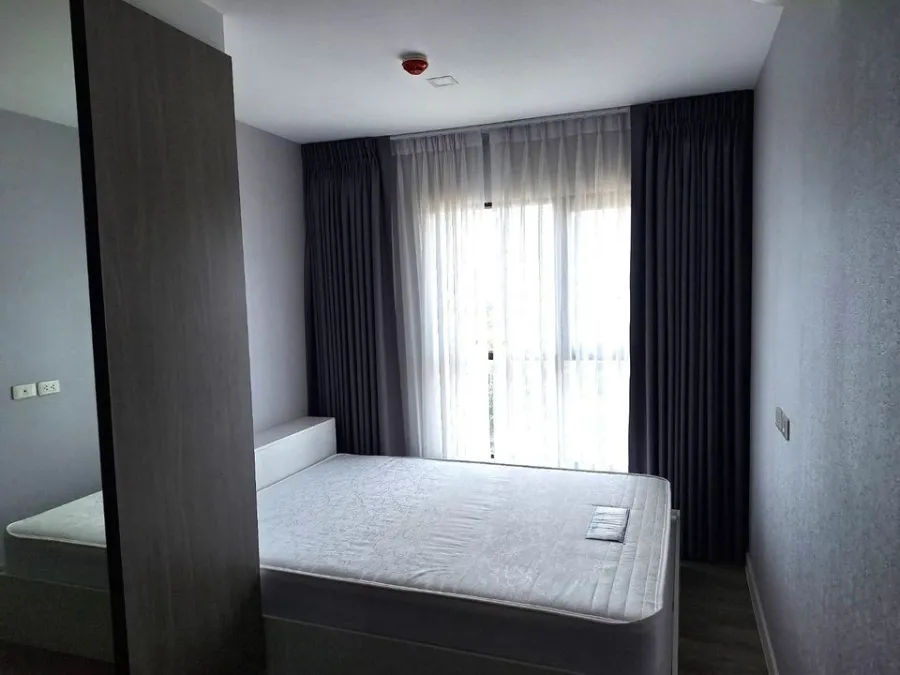 ให้เช่า คอนโด B Loft สุขุมวิท 107 ชั้น 8 ห้องกั้นเป็นสัดส่วนดีมาก ติดวอลเปเปอร์ทั้งห้อง รีบจับจองเลย