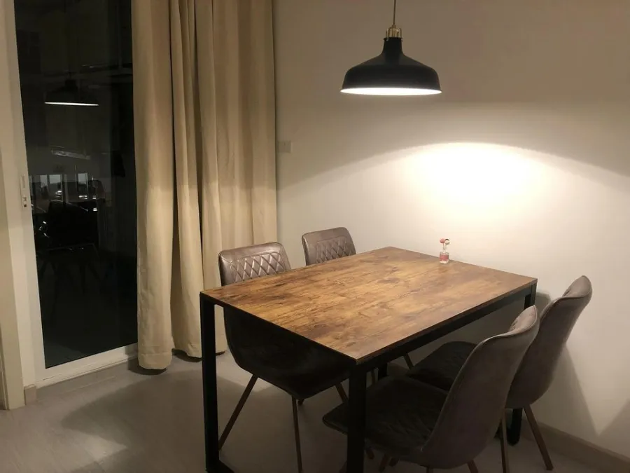 Sell The One Plus D Huamark 12, built-in furniture, ready to move in appliances. Only one bag can go in.