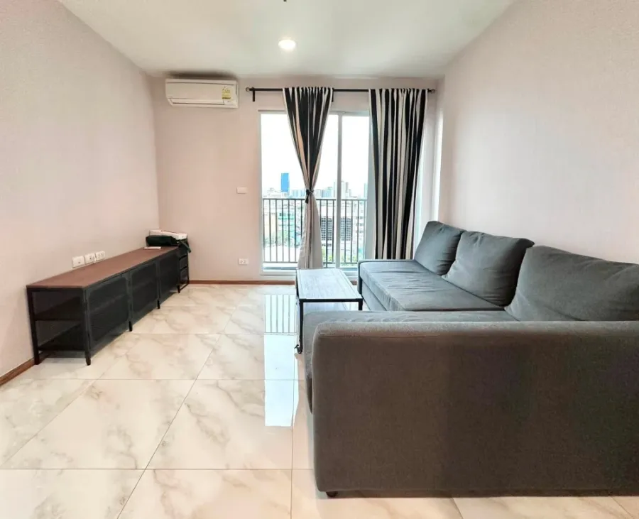 Selling FUSE Chan-Sathorn, a cold storage unit with full-day cooling, complete with high-quality furniture and ample storage space. Book now!