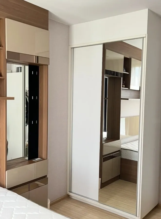 Selling Plum Condo Pinklao Station, 9th floor unit with high-quality built-in furniture. Prime location! Book now!