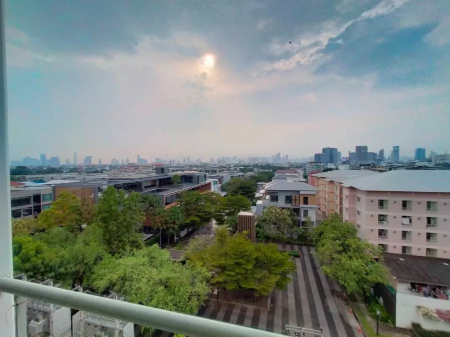 For rent, Lumpini Ville Phatthanakan-New Phetchaburi, corner room, beautiful view, don't miss it.
