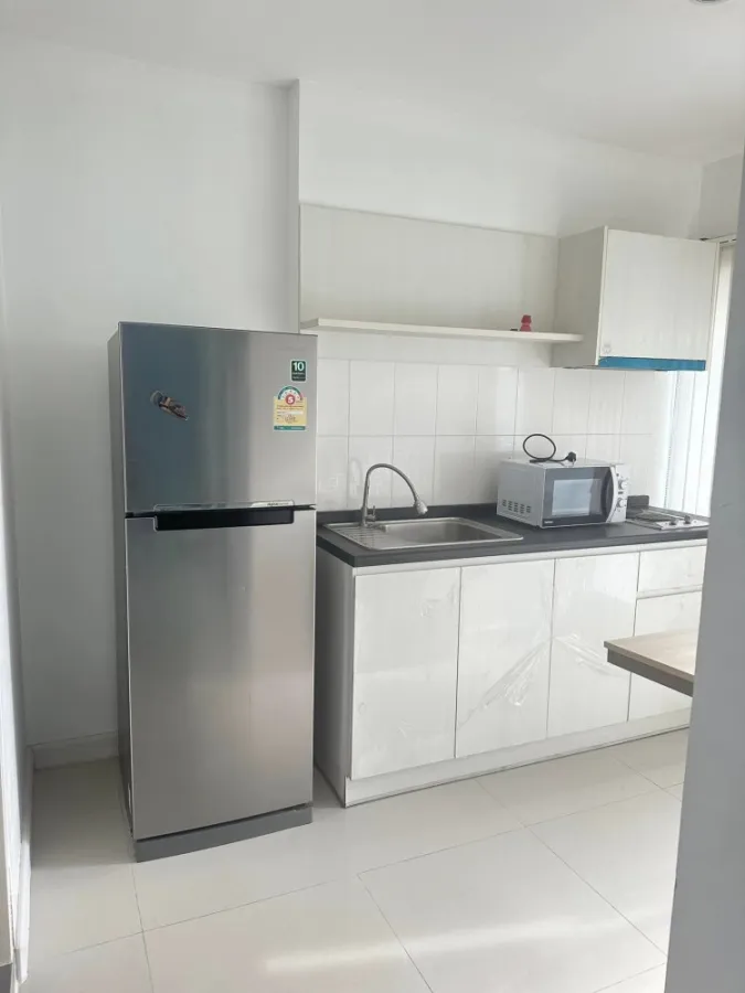 For sale: Aspire Srinakarin, 6th floor, fully furnished. The room is ready to move in. It's good to live in yourself. It's worth renting out. Book now