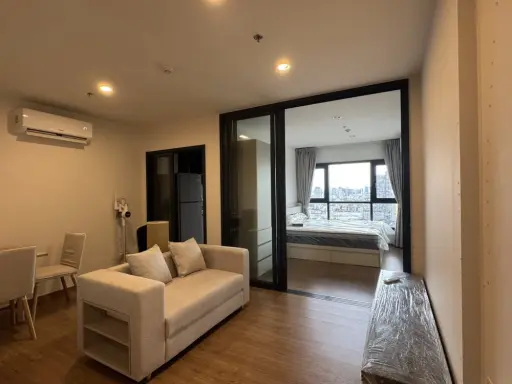 For rent: The Line Vibe, a lovely room on the 29th floor. Plenty of usable space, fully furnished, beautiful city view, not blocked. Don't miss it!