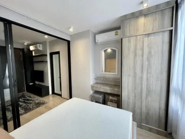 ให้เช่าคอนโด Lyss Ratchayothin ห้องพร้อมอยู่ รวมเฟอร์ฯ + เครื่องใช้ไฟฟ้า มาแต่ตัวเข้าอยู่ได้เลย